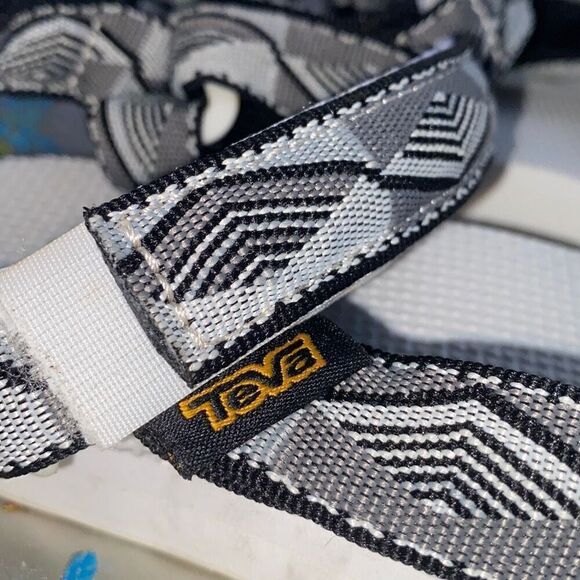 Teva NWOB Original Universal Womens Sandal BWGR-Boomerang White-Black Print Sz 6 - Picture 4 of 6